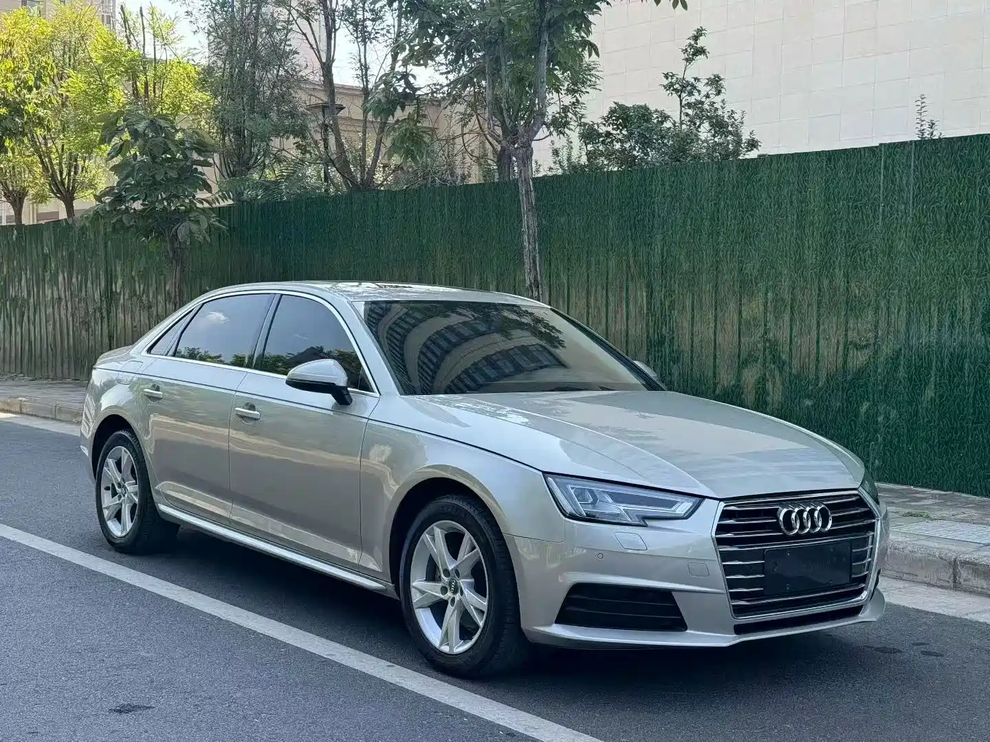 Фото 3 - Audi A4L