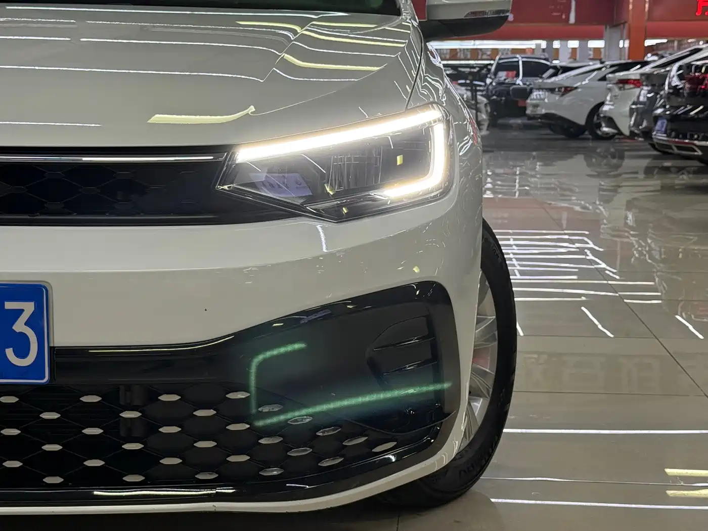 Volkswagen Lavida 2023 New Sharp 1.5L Auto Premium Edition фото 18