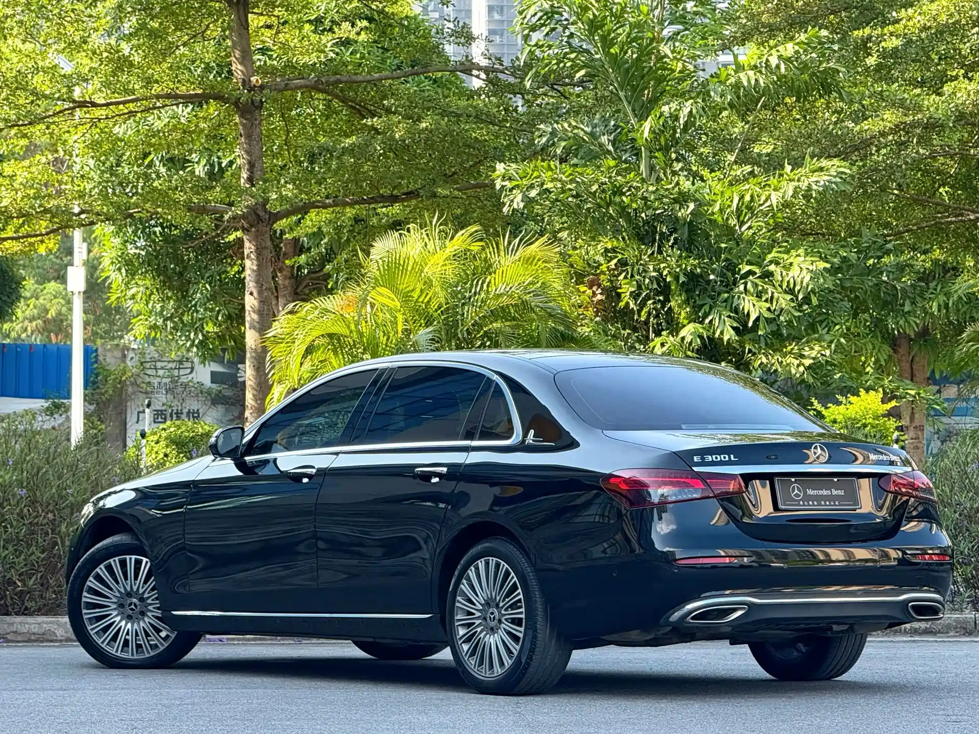 Фото 4 - Mercedes-Benz E-Class