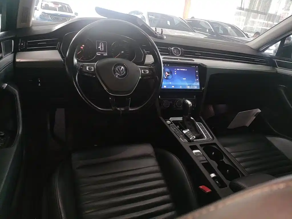 Volkswagen Magotan 2018 330TSI DSG Leading фото 10