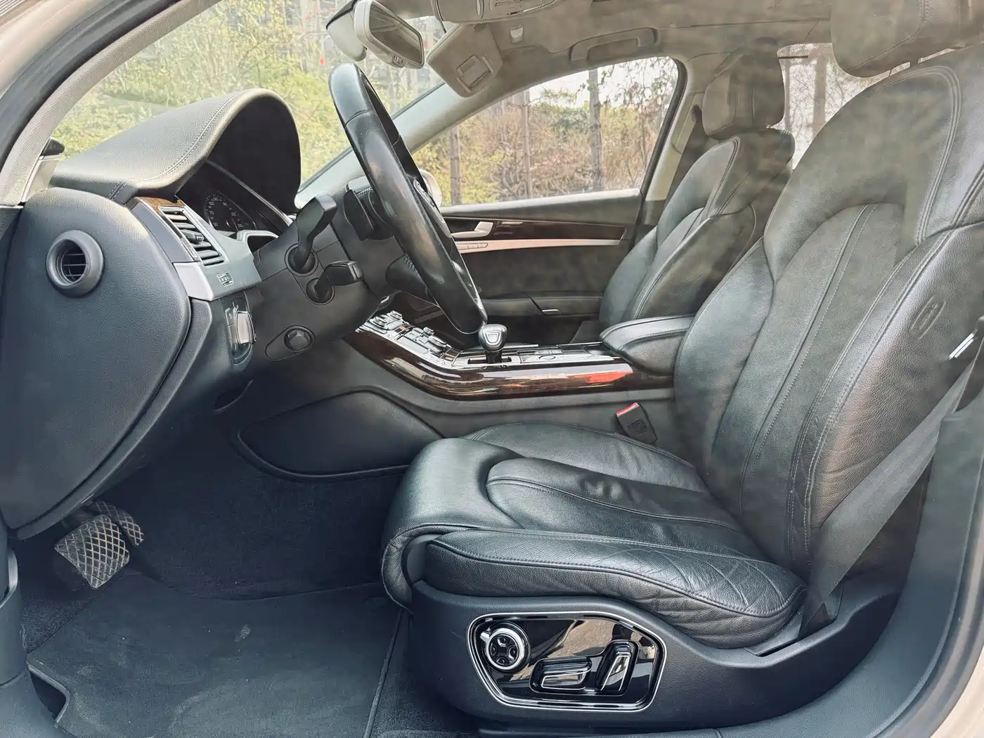 Audi A8 2014 A8L 45 TFSI quattro Comfort фото 15