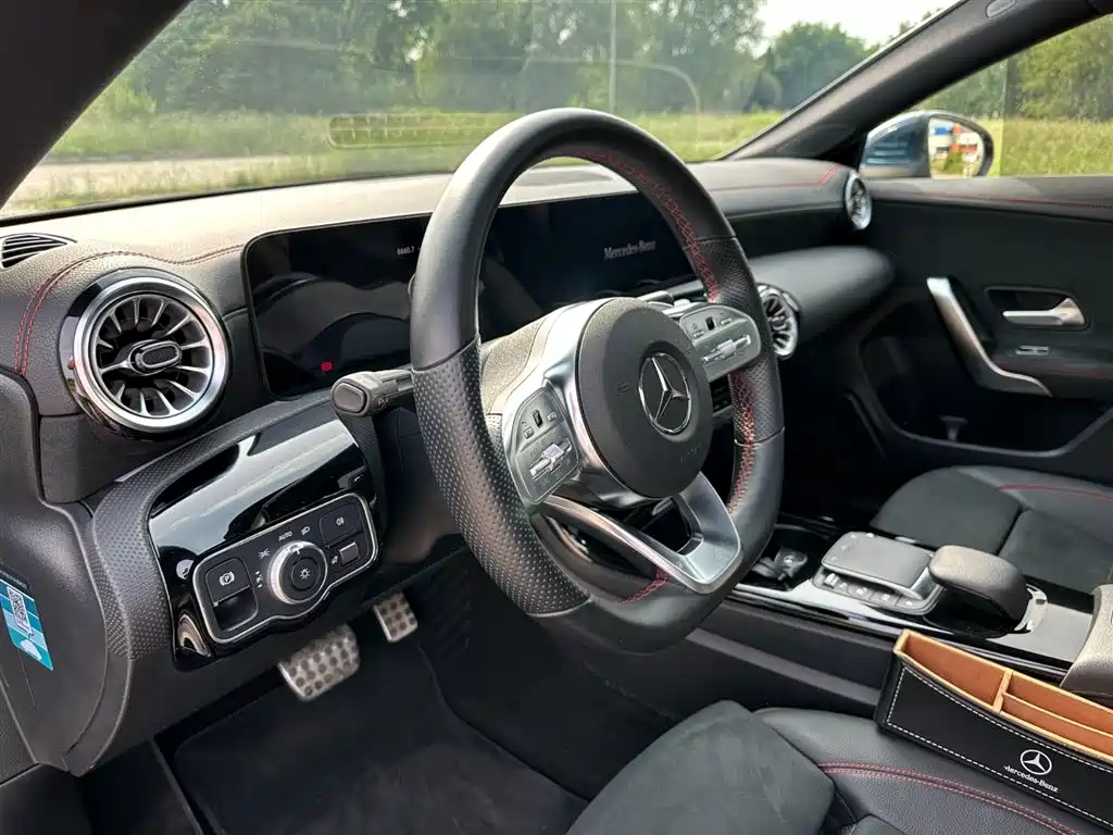Mercedes-Benz CLA (Import) 2021 CLA 200 фото 13