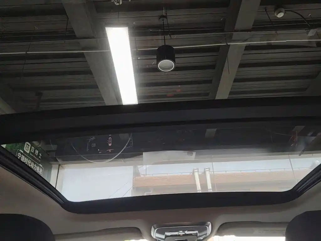 Hongqi H5 2023 2.0T Auto Smart Connect Flag Enjoy фото 18