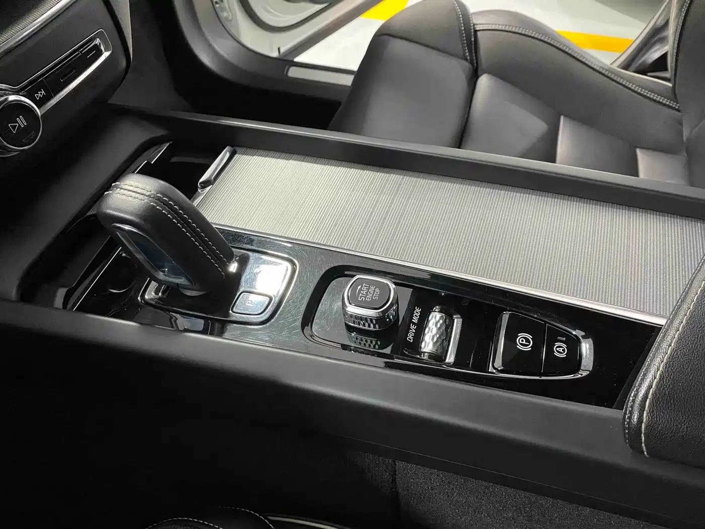 Volvo XC60 Plug-in Hybrid 2021 2021 T8 E-Drive Hybrid Inscription Sport
