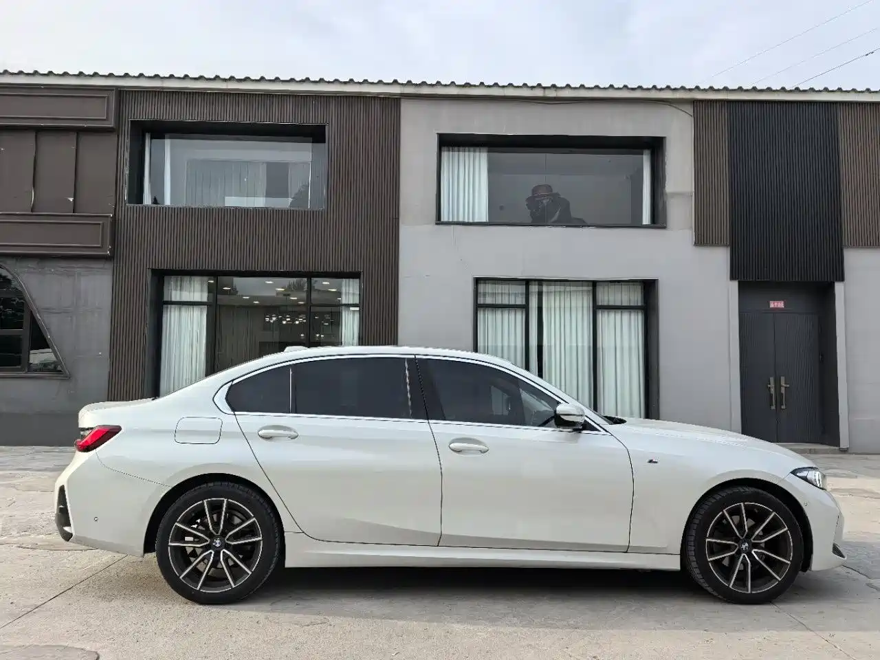 BMW 3 Series 2024 325Li M Sport Package фото 8