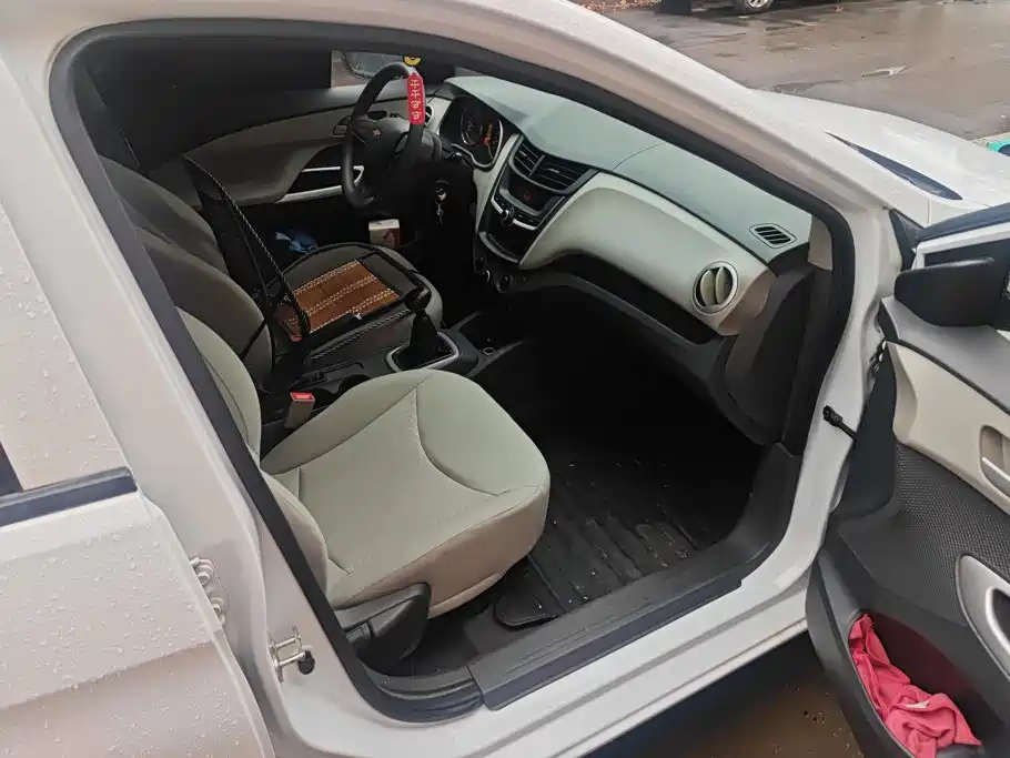 صورة 8 - Chevrolet Sail