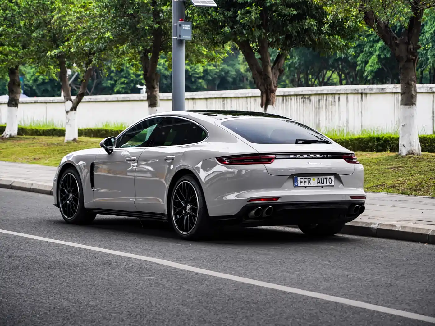 Porsche Panamera 2017 Panamera 3.0T фото 3