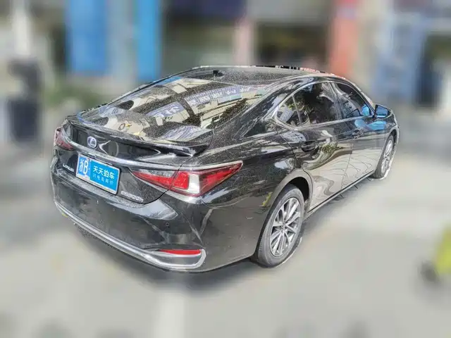 Lexus ES 2021 300h Excellence Edition — фото 5