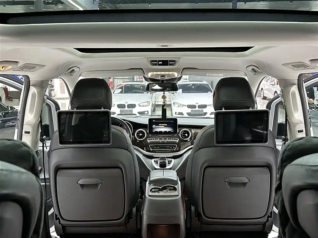 Mercedes-Benz V-Class 2018 V 260 Premium Edition China V фото 16