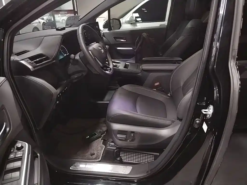 Toyota Sienna 2025 2024 2.5L Hybrid Supreme Edition