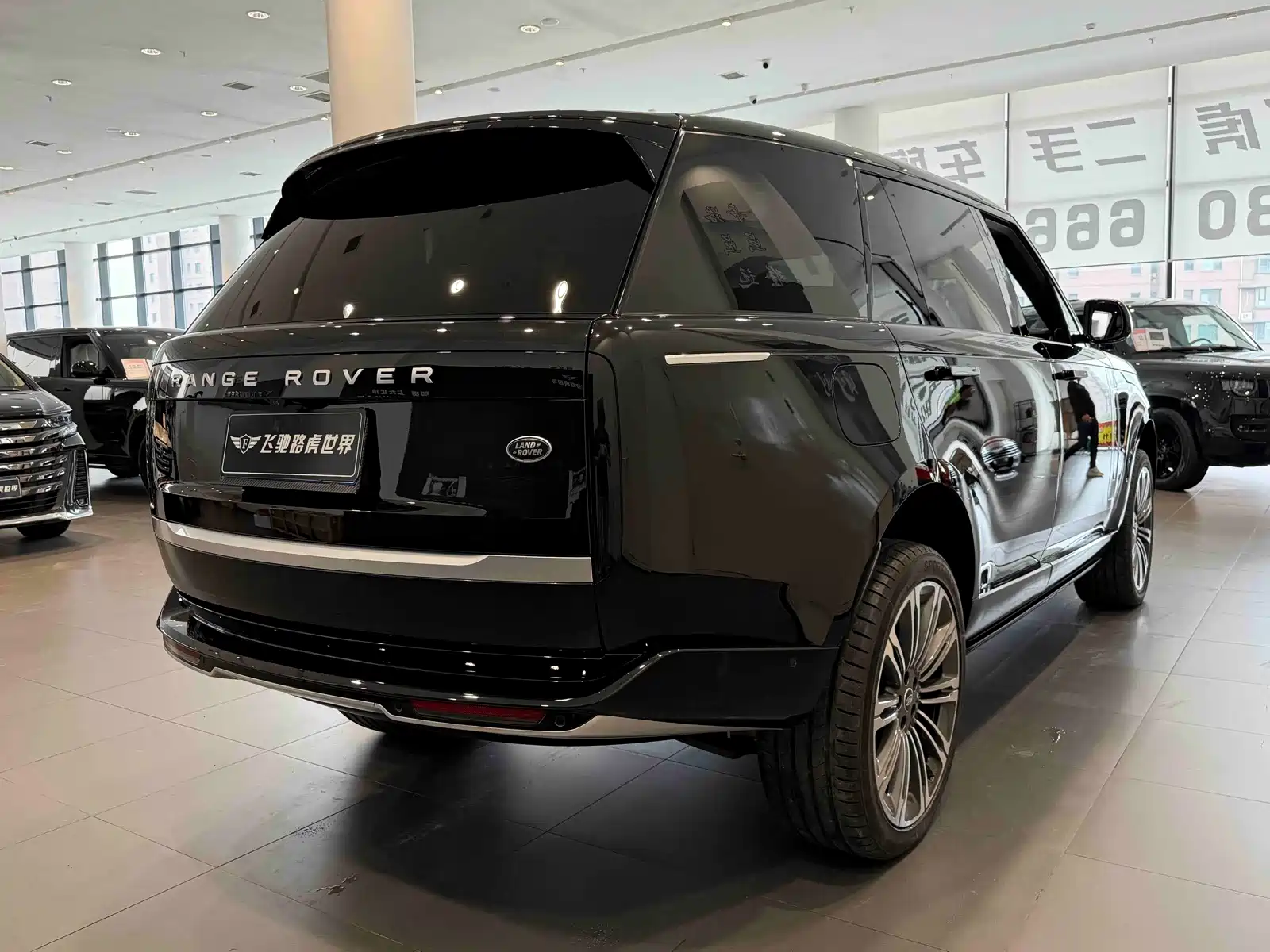 Фото 23 - Land Rover Range Rover