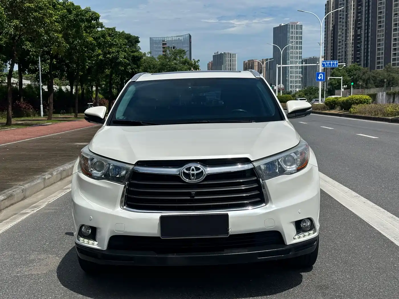 Фото 2 - Toyota Highlander