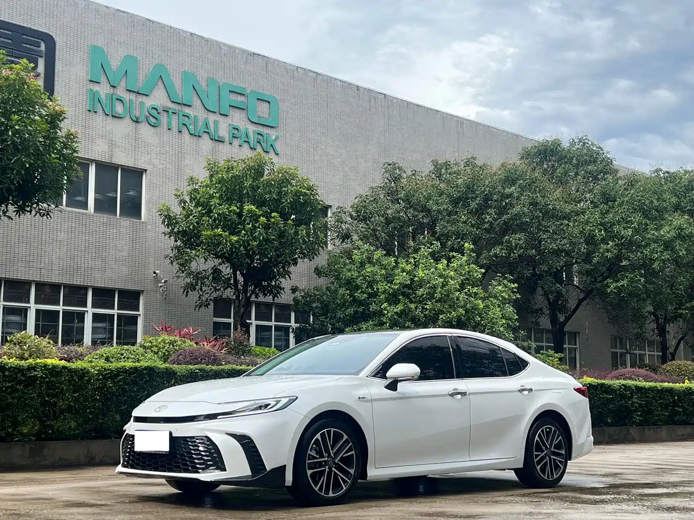 Фото 2 - Toyota Camry
