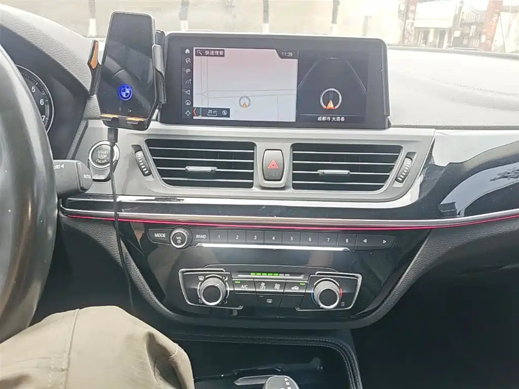 BMW 1 Series 2019 120i Leading M Sport Package фото 13