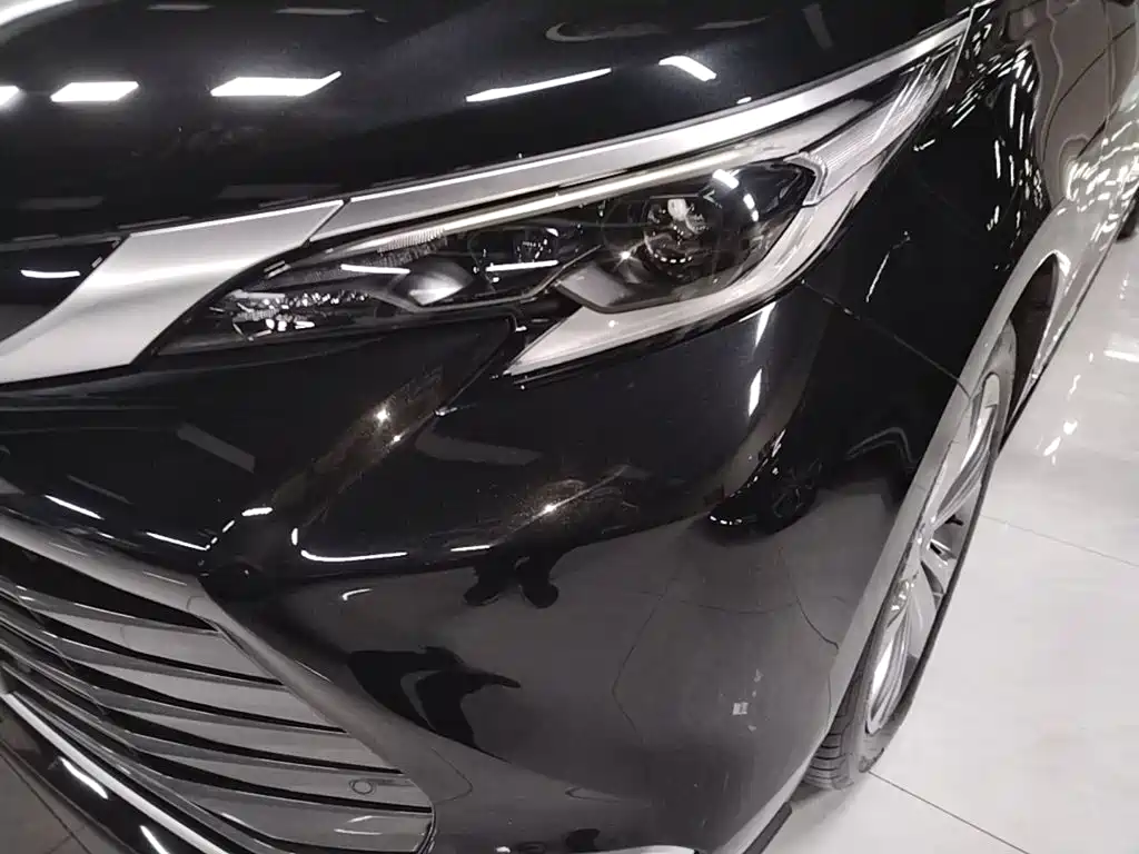 Toyota Sienna 2025 2024 2.5L Hybrid Supreme Edition
