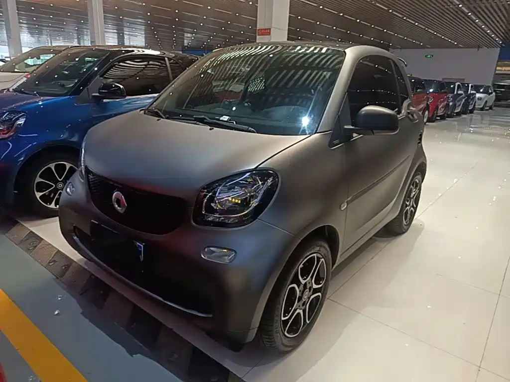 smart fortwo 2019 2019 0.9T 66kW Hardtop Wind Edition China VI