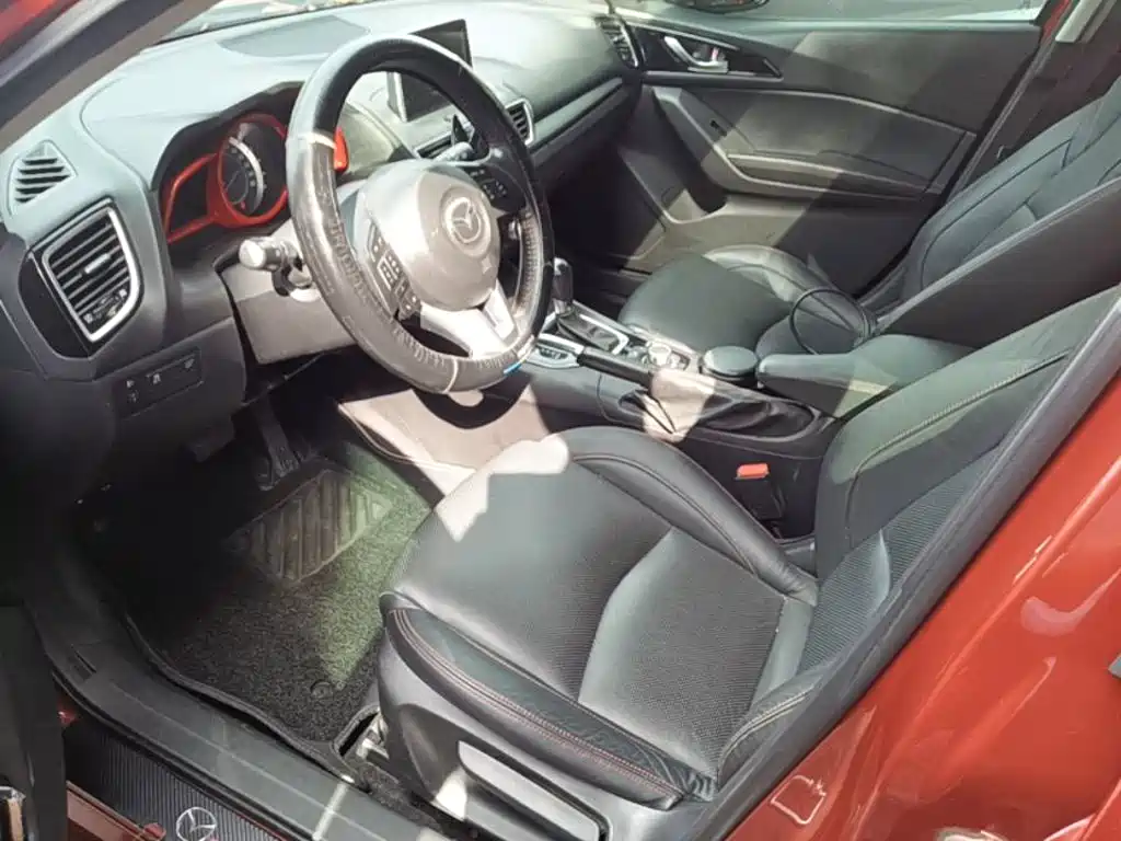 صورة 15 - Mazda Mazda 3