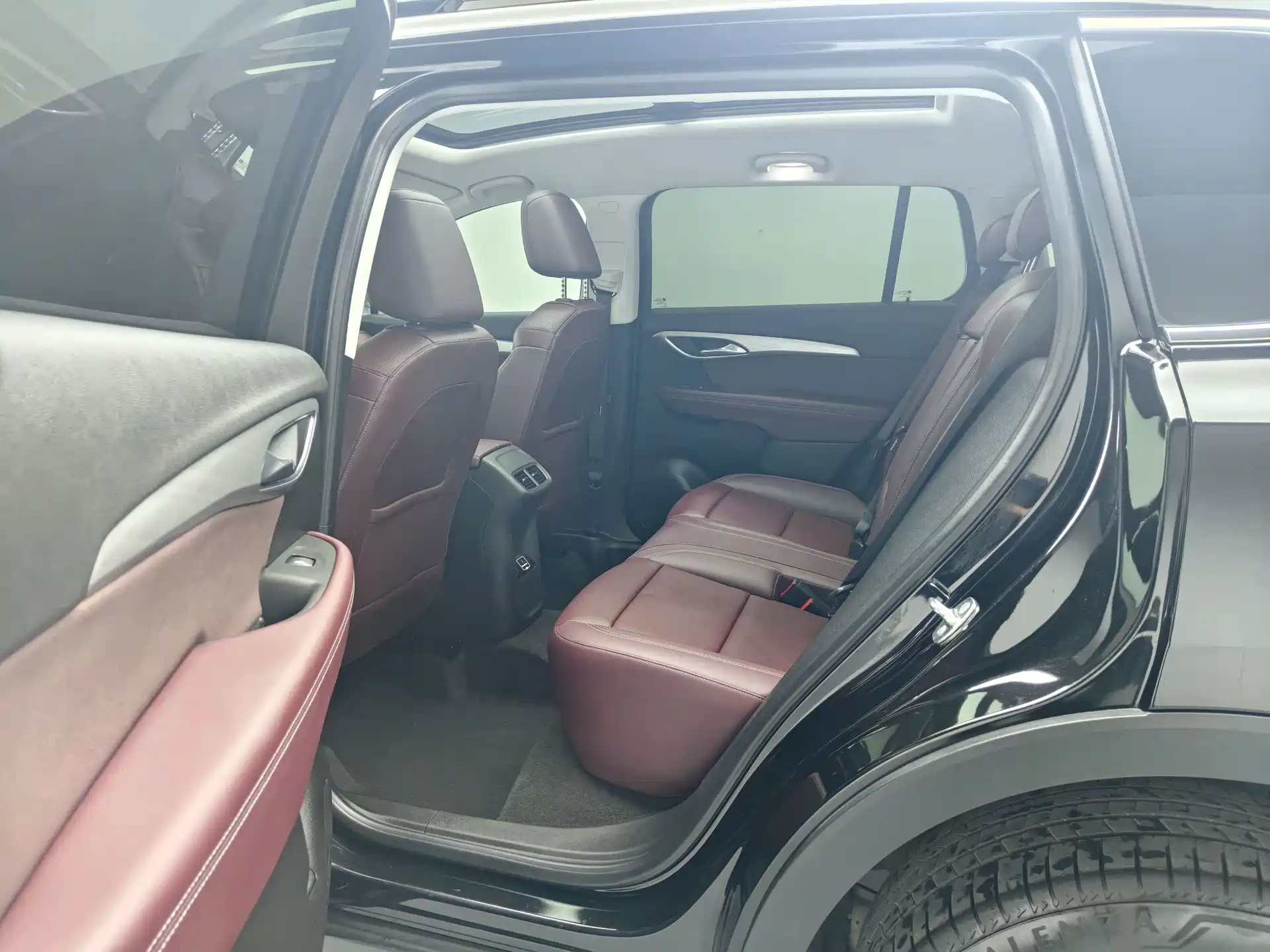 Photo 6 - Buick Envision Plus
