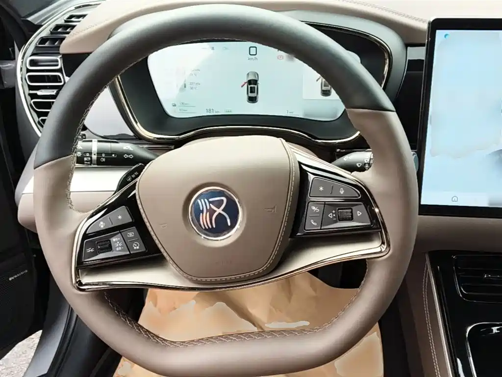 BYD Han 2025 DM-i Smart Driving Edition 125KM Honor фото 11