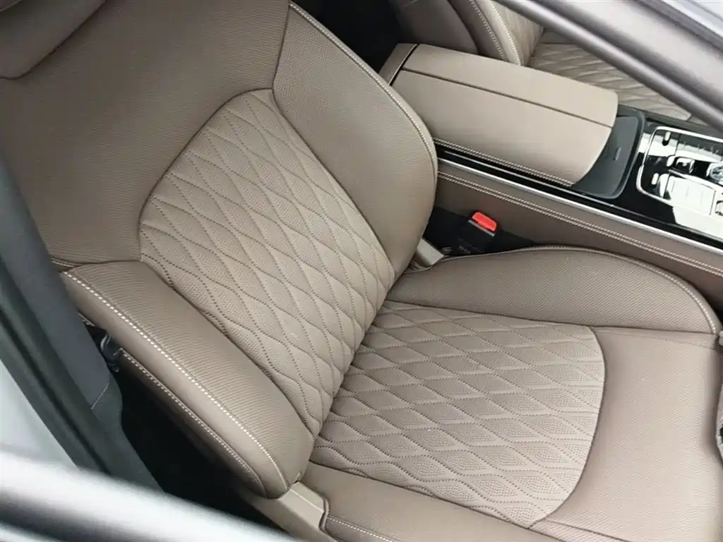 BYD Han 2025 DM-i Smart Driving Edition 125KM Honor фото 25