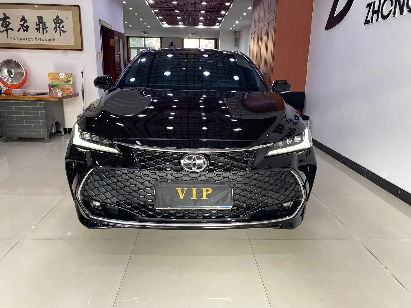 Toyota Avalon 2023 2.5L Luxury Edition фото 2