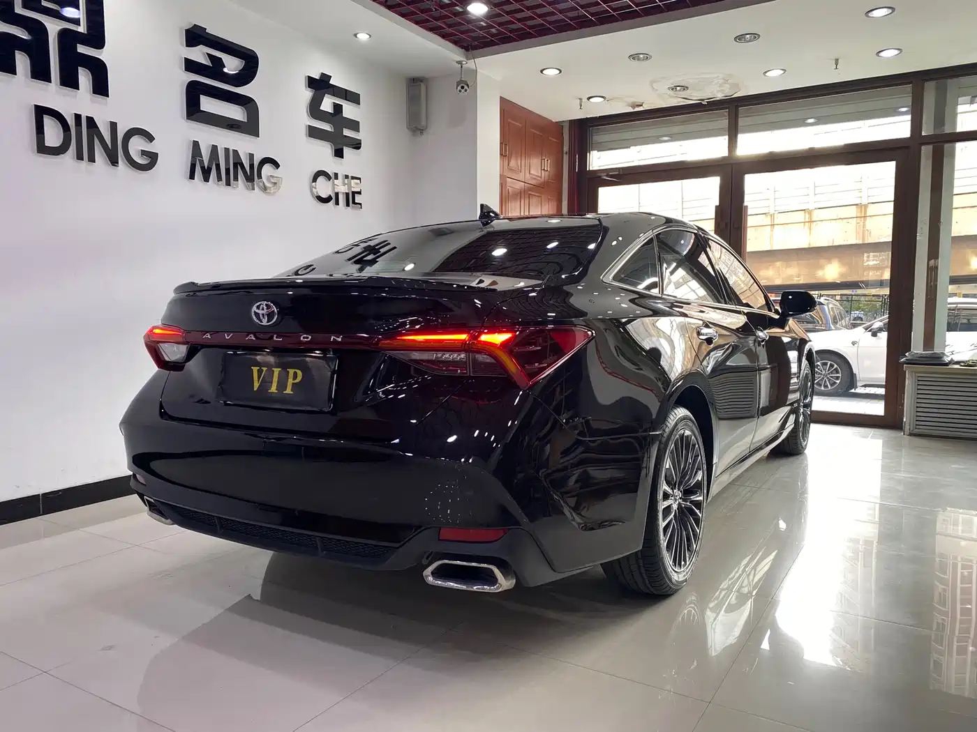 Toyota Avalon 2023 2.5L Luxury Edition фото 6