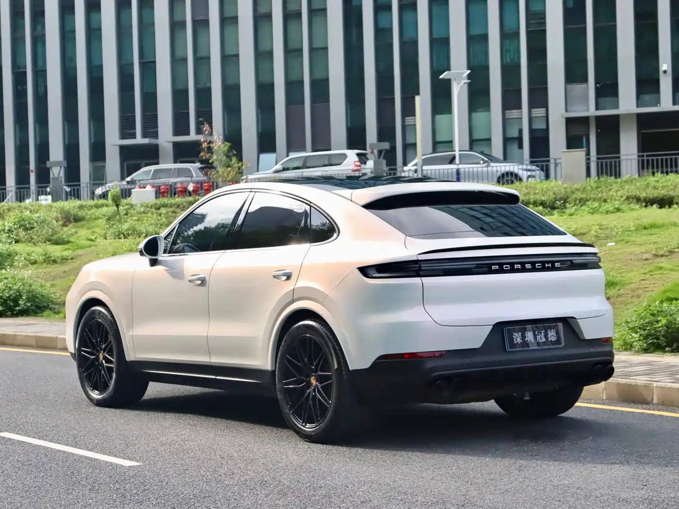 Porsche Cayenne 2025 Cayenne Coupé 3.0T фото 6