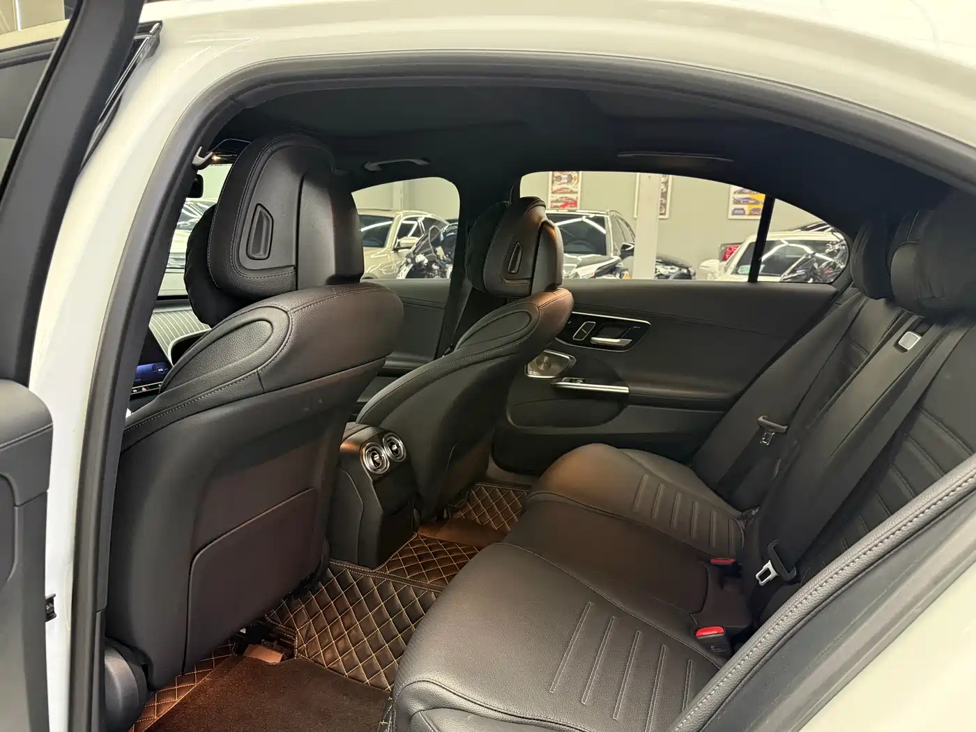 Mercedes-Benz C-Class 2023 C 260 L Night Edition Sport фото 9