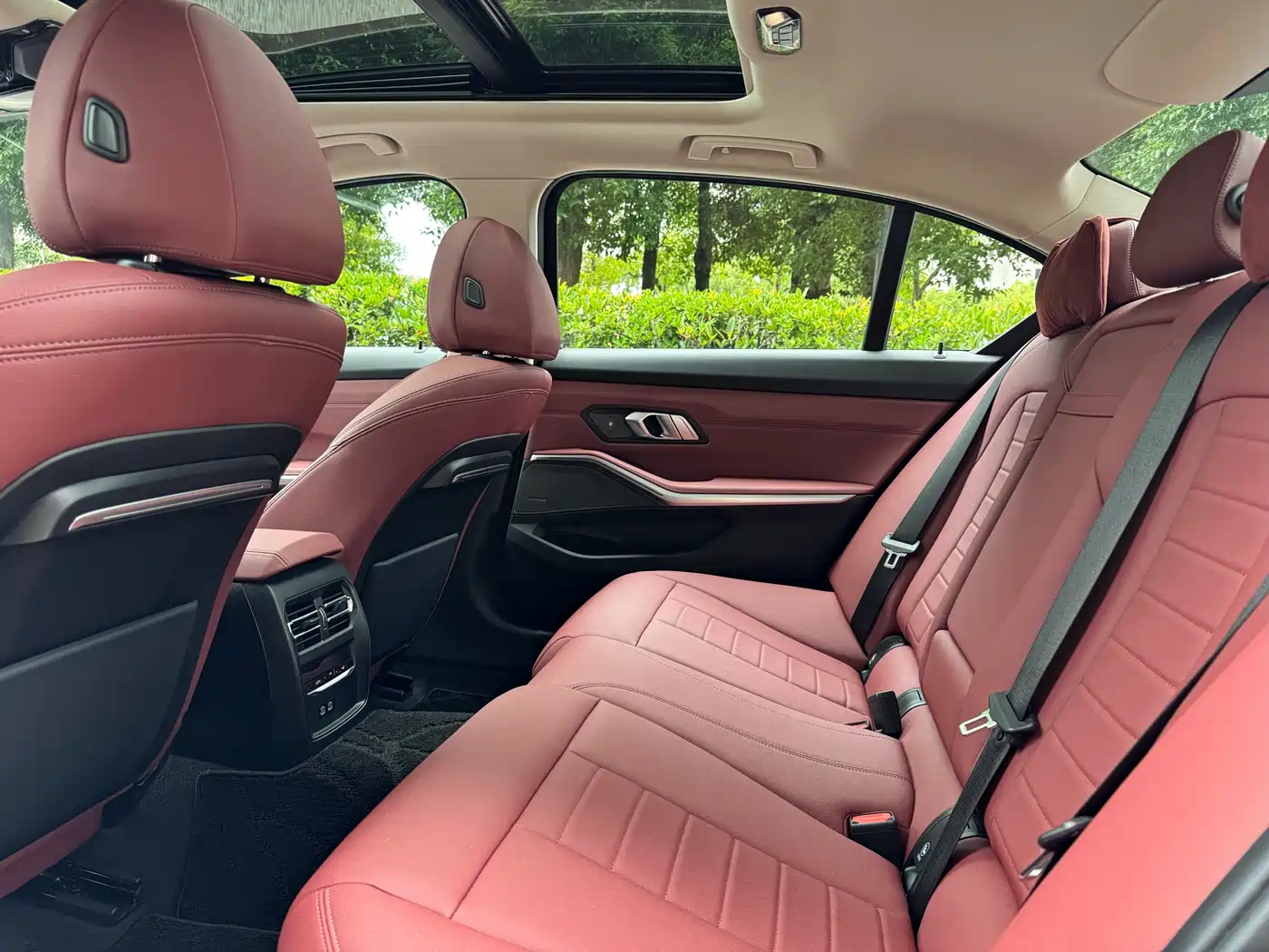 BMW 3 Series 2022 325Li M Sport Shadow Edition фото 8