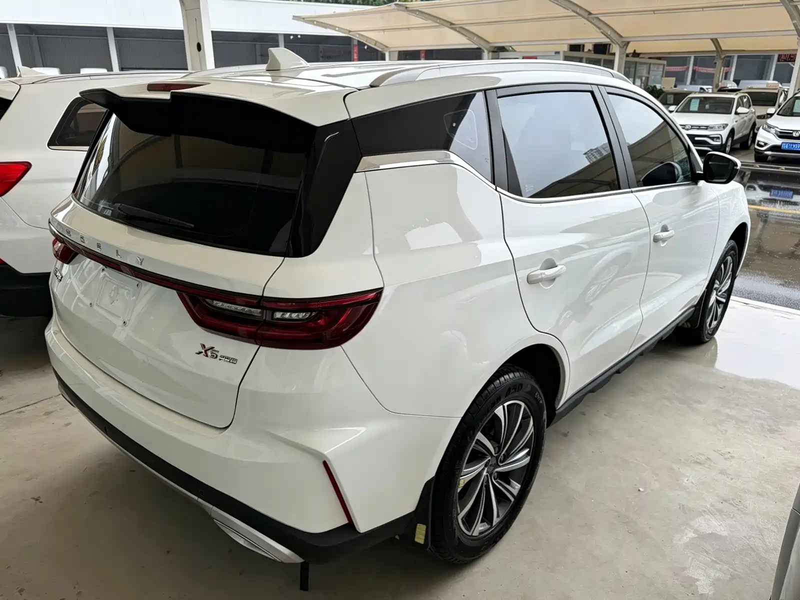Photo 14 - Geely Emgrand X6