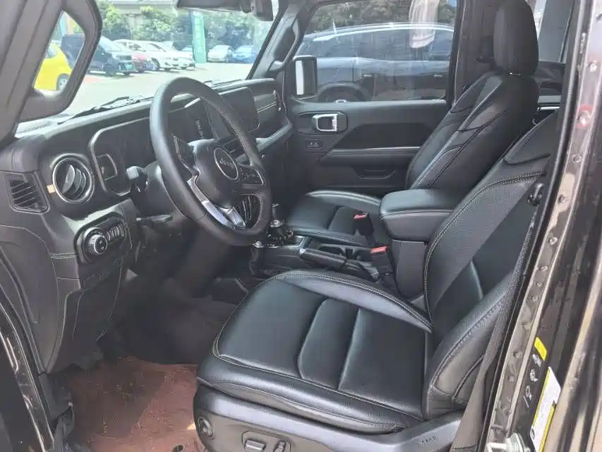 Jeep Wrangler 2024 2024 Model 2.0T Sahara Four-Door Version