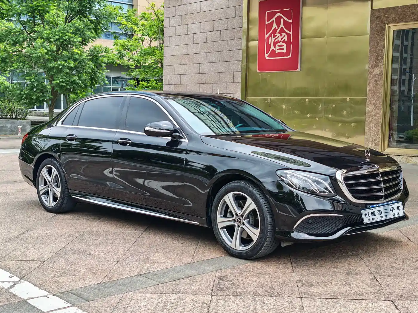 Mercedes-Benz E-Class 2020 Model E 260 L Sport фото 3