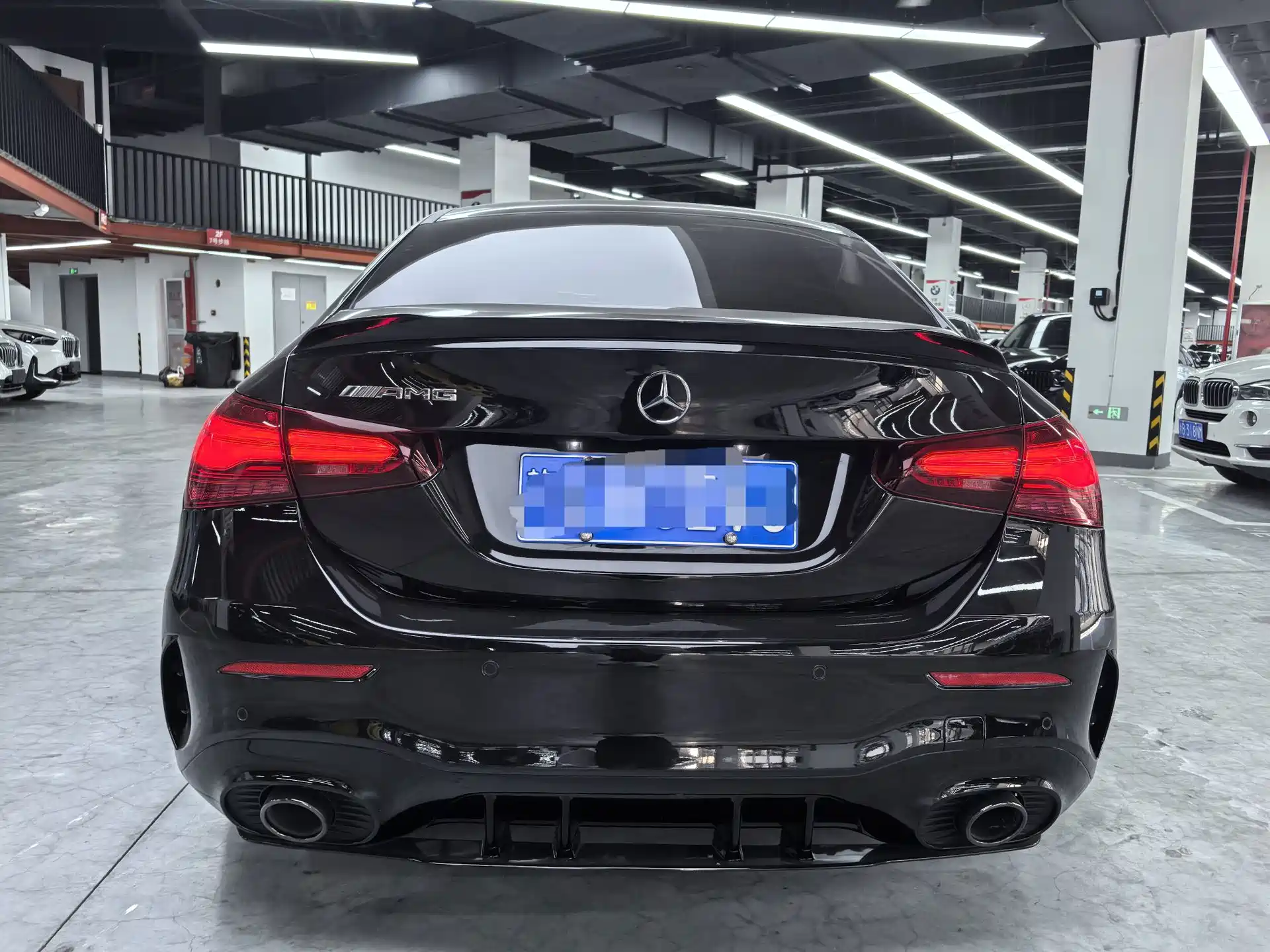 صورة 19 - Mercedes-Benz A-Class AMG