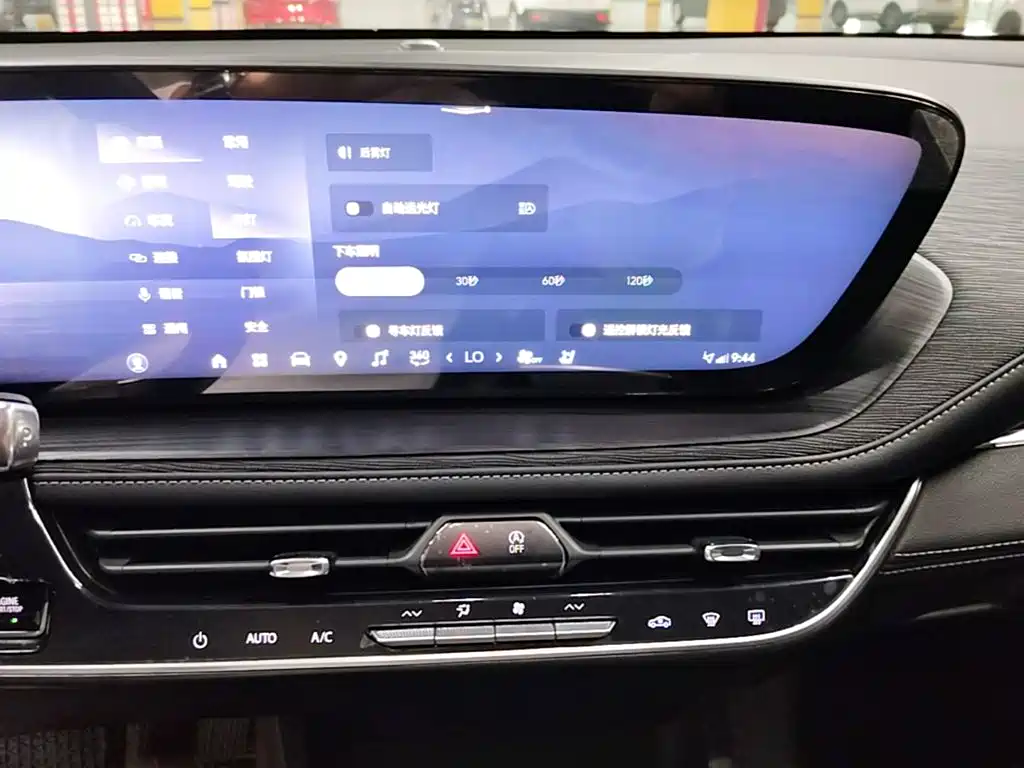 Photo 13 - Buick LaCrosse