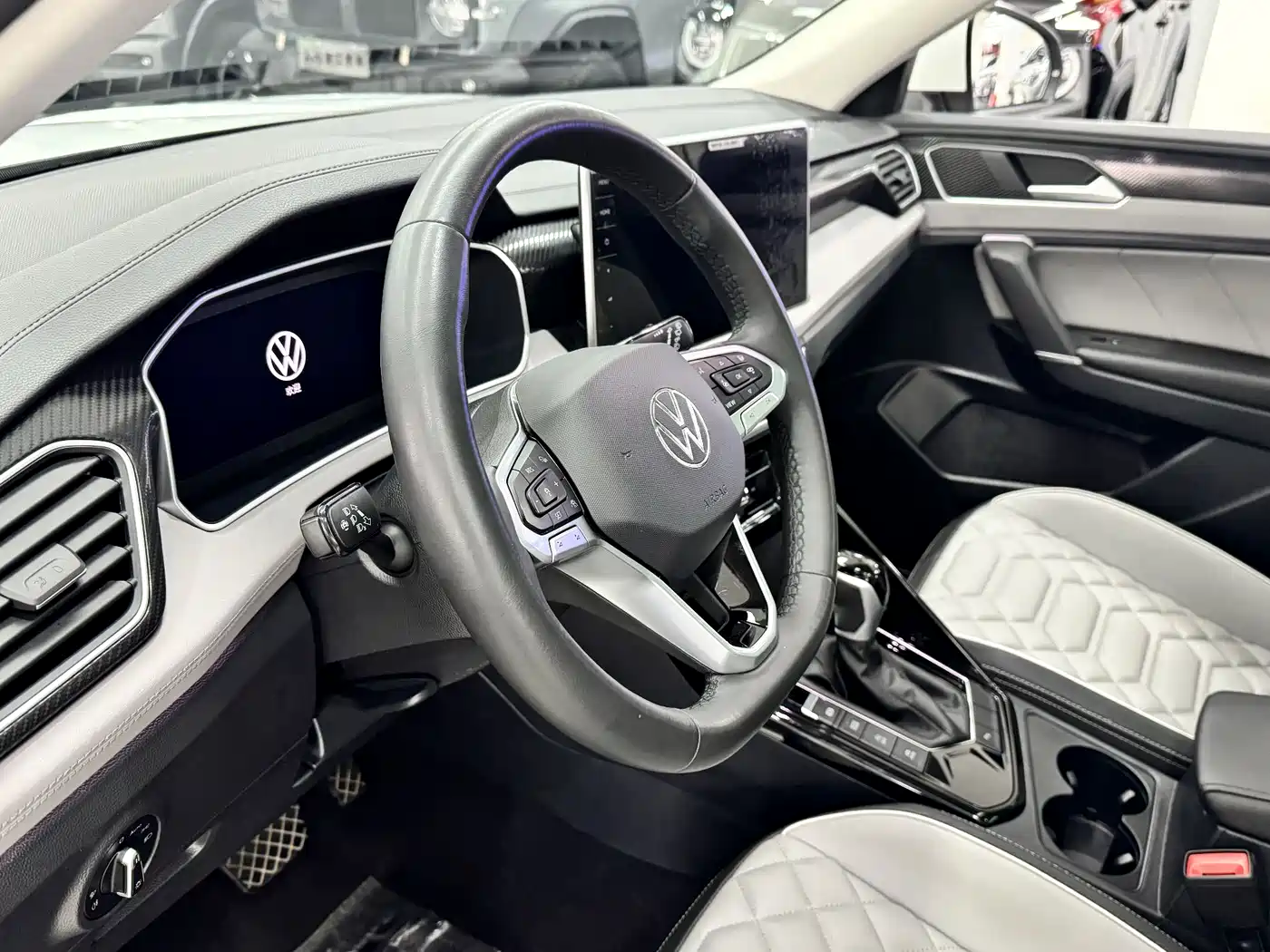 Volkswagen Tayron 2024 330TSI 2WD Luxury Plus Advanced фото 11
