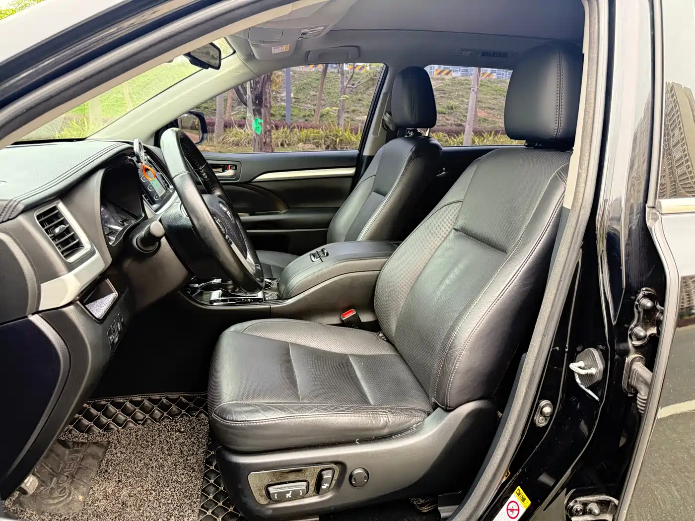 Toyota Highlander 2017 2.0T 4WD Gloss Black Limited Edition фото 7