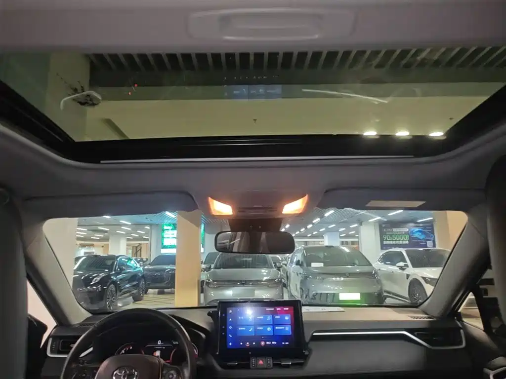 Toyota RAV4 Rongfang 2022 2.0L CVT 2WD Trend Plus Edition фото 18