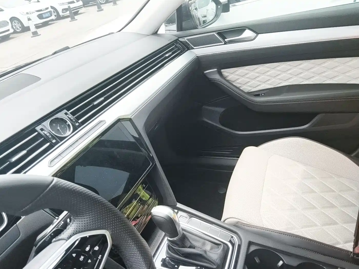 Volkswagen Magotan 2023 2 Million Units Anniversary Edition 330TSI DSG Leading Type фото 4