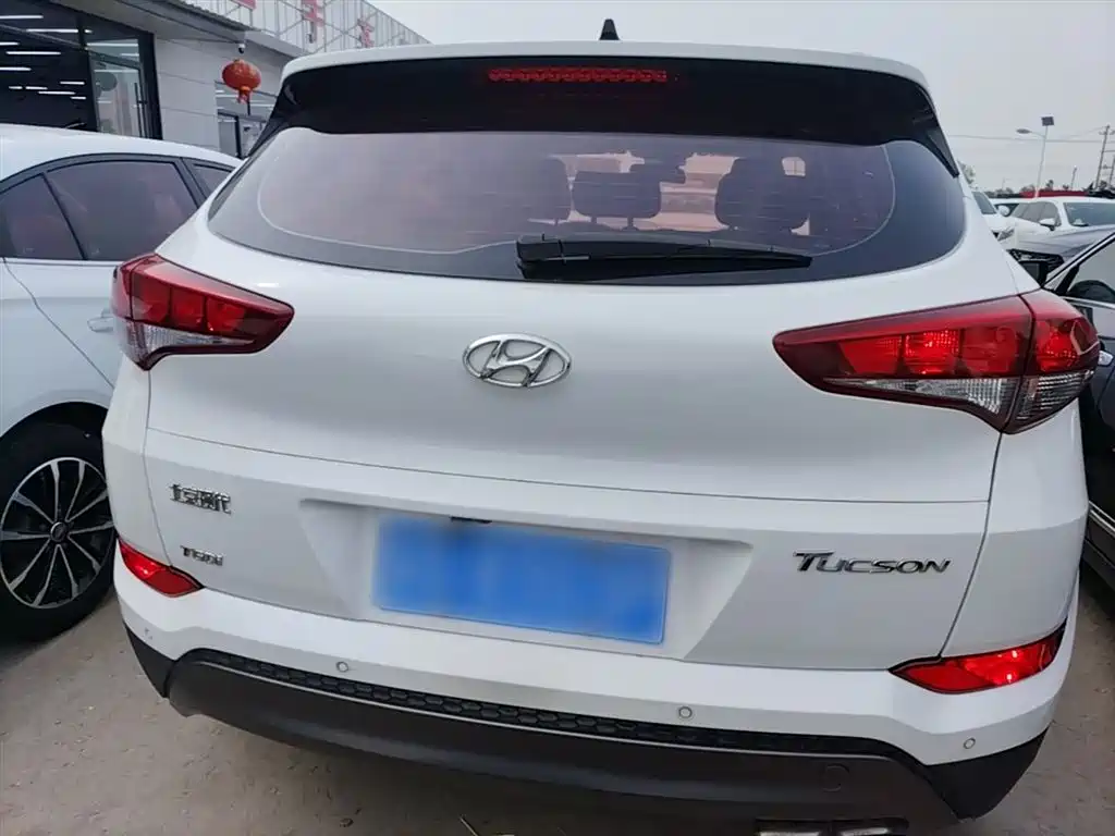 HYUNDAI TUCSON
