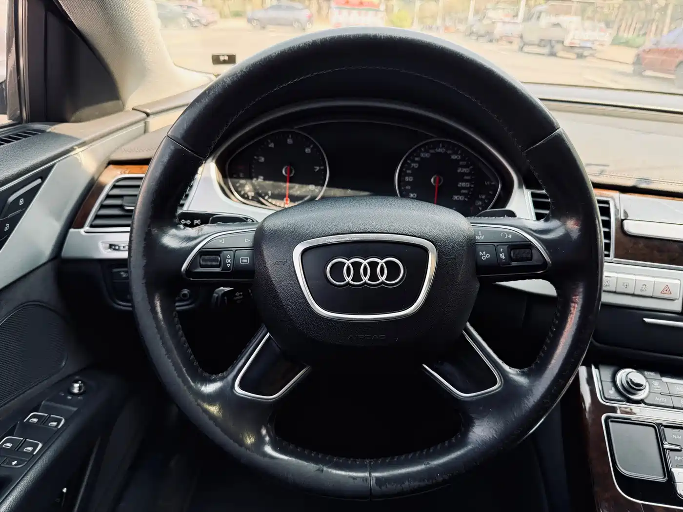 Audi A8 2014 A8L 45 TFSI quattro Comfort фото 28
