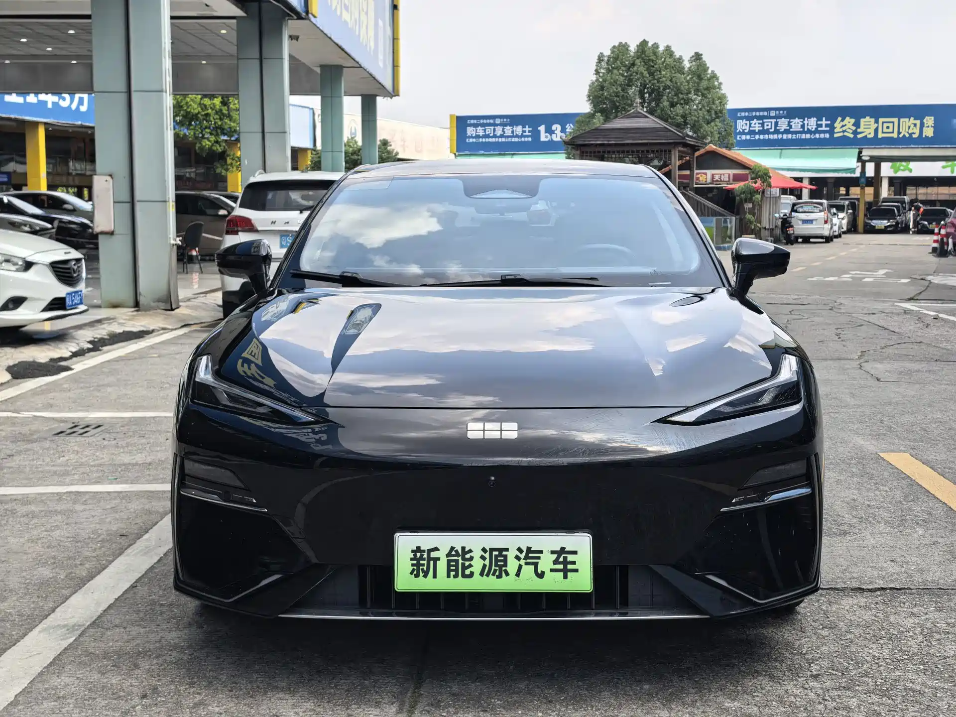 Фото 2 - Geely Galaxy Galaxy E8