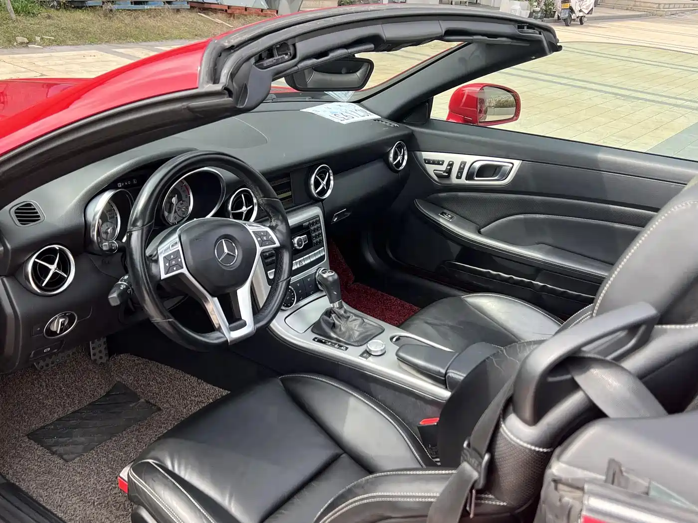 Mercedes-Benz SLK-Class 2015 SLK 200 Carbon Fiber Limited Edition фото 6