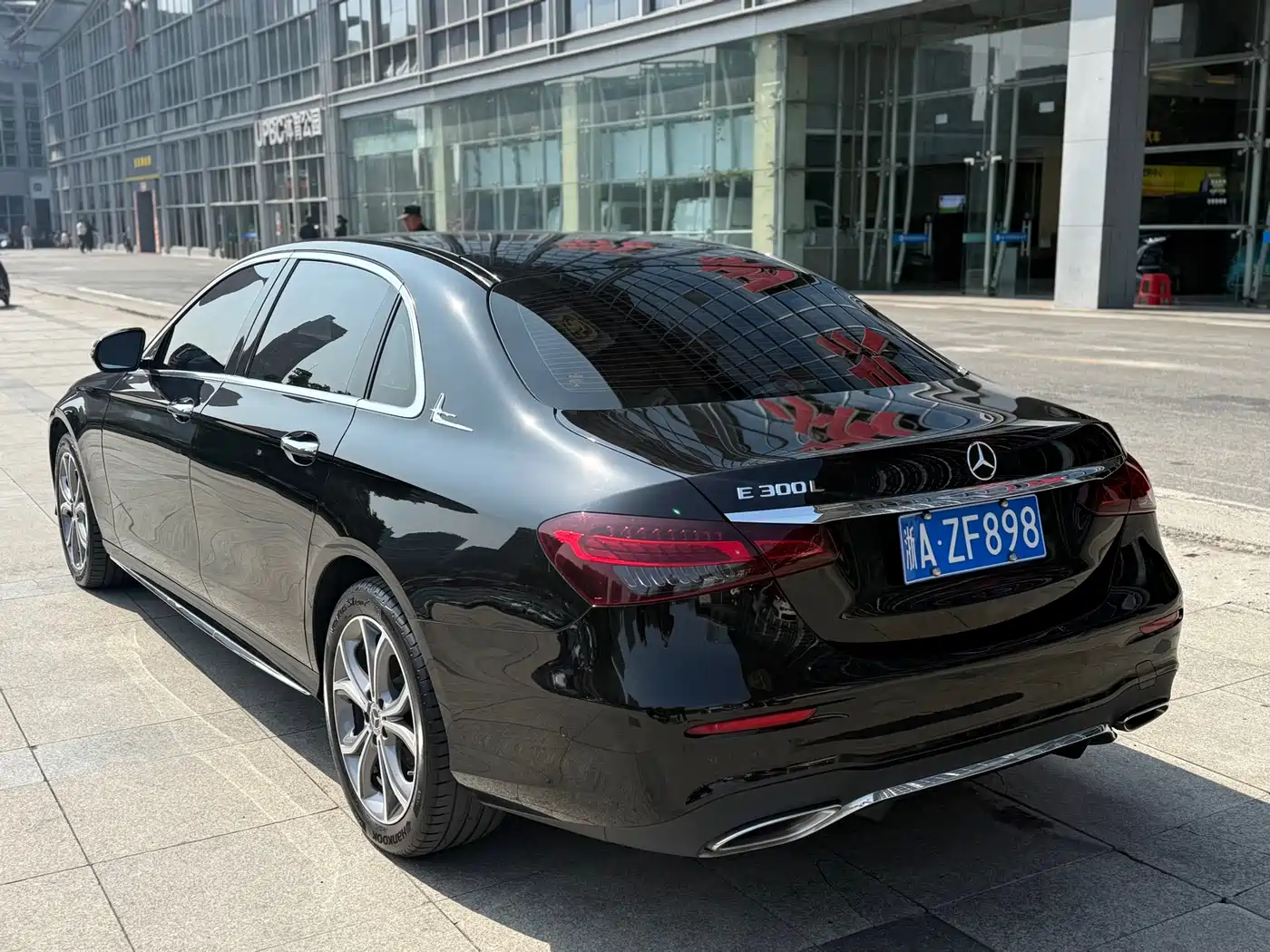 Mercedes-Benz E-Class 2021 E 300 L Sport Fashion фото 4