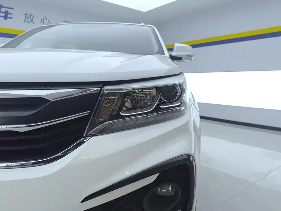Dongfeng Fengxing Jingyi X5 2017 2017 Joy Series 1.6L CVT Luxury