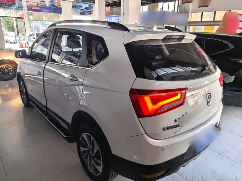 Baojun 560 2016 2015 1.8L Manual Luxury