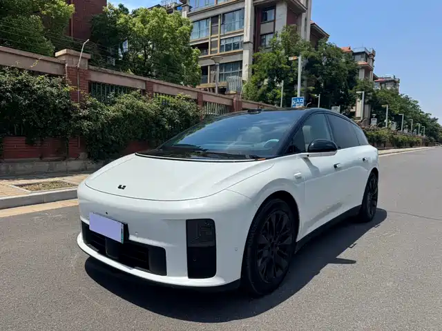 Li Auto i6 2025 2WD Base Model