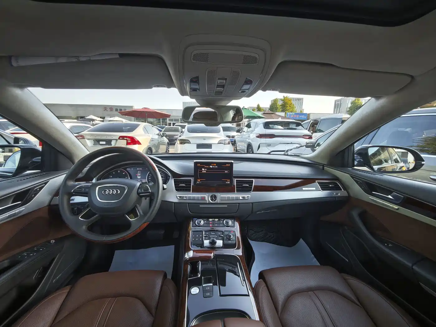 Photo 9 - Audi A8