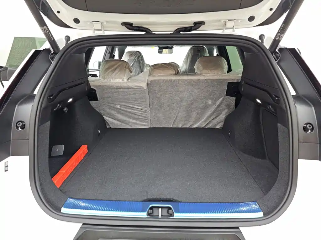 Volvo XC70 Plug-in Hybrid 2026 2026 4WD Ultra Long Range Plus