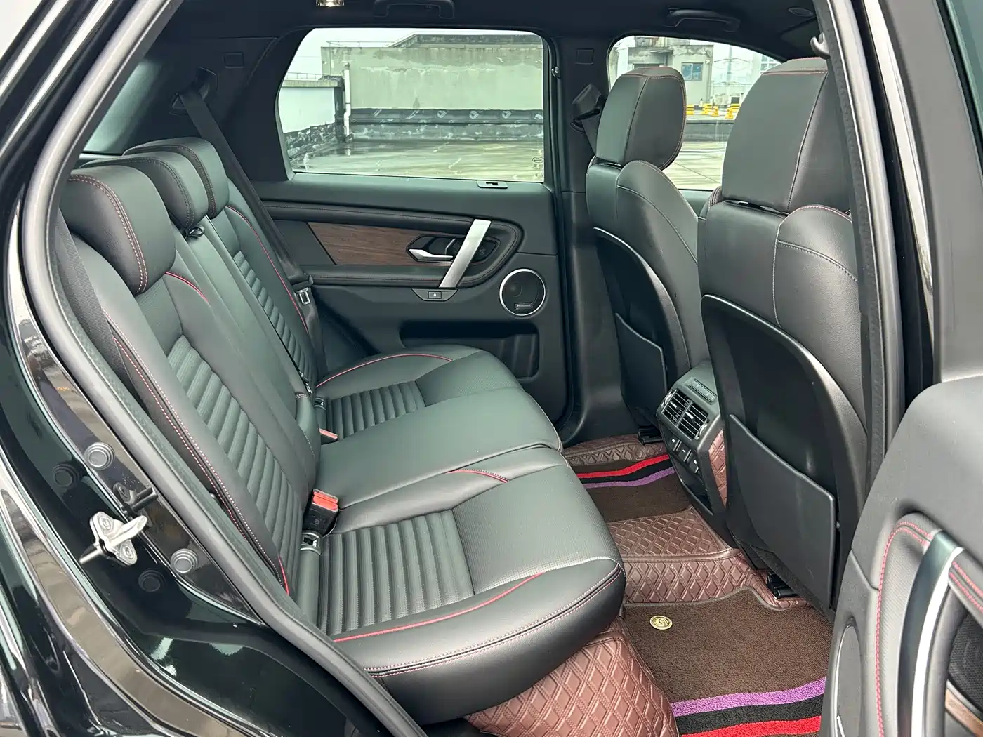 Land Rover Discovery Sport 2023 249PS R-Dynamic S Performance Version фото 14