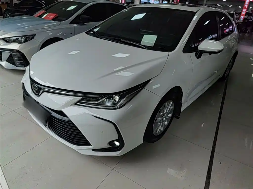 Toyota Corolla 2021 TNGA 1.5L CVT Elite Edition фото 2